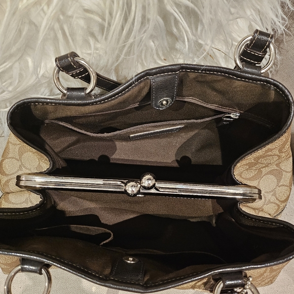 Coach women's handbag - Picture 3 of 4